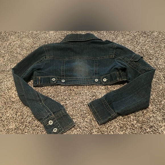Womans cropped jean jacket - Picture 6 of 8